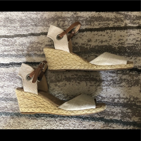 🌼Lucky Brand Wedge Sandals 🌼 - Picture 6 of 16